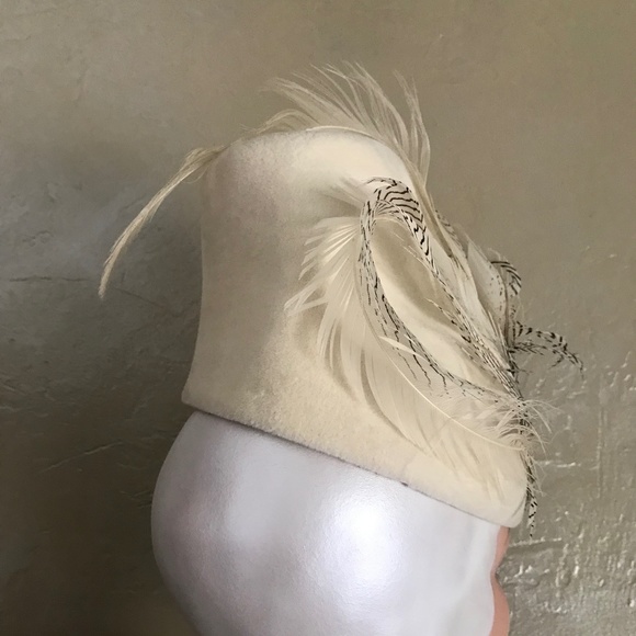AMAZING FRENCH DESIGNER VINTAGE CREAM \'FEZ\' HAT WITH FEATHERS & RHINESTONES main image 10